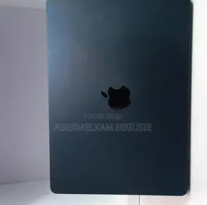 New Laptop Apple MacBook Air 2022 M2 8GB Intel Core i7 SSD 512GB