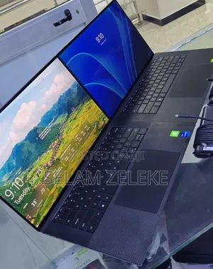 New Laptop Dell 16GB Intel Core i7 SSD 512GB