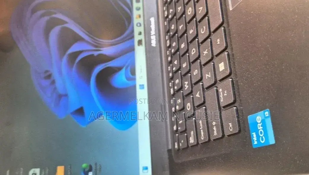 New Laptop Asus Vivobook 14 8GB Intel Core i3 SSD 128GB