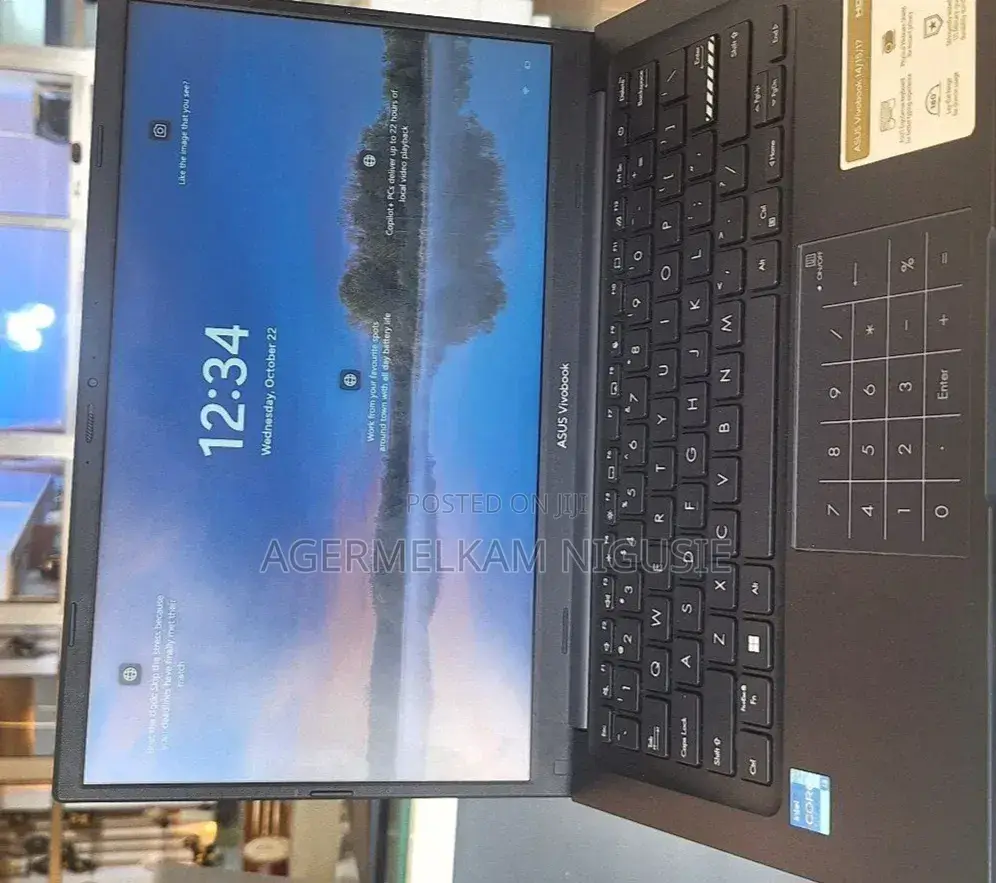 New Laptop Asus Vivobook 14 8GB Intel Core i3 SSD 128GB