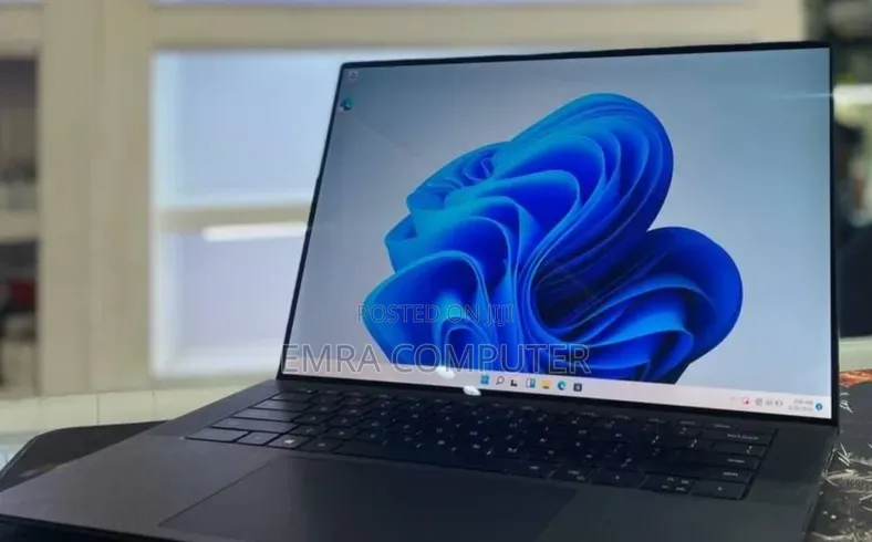 New Laptop Dell 16GB Intel Core i7 SSD 512GB