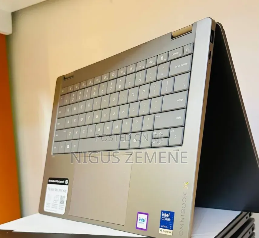 New Laptop HP OmniBook 5 Flip 16GB Intel Core Ultra 7 SSD 1T