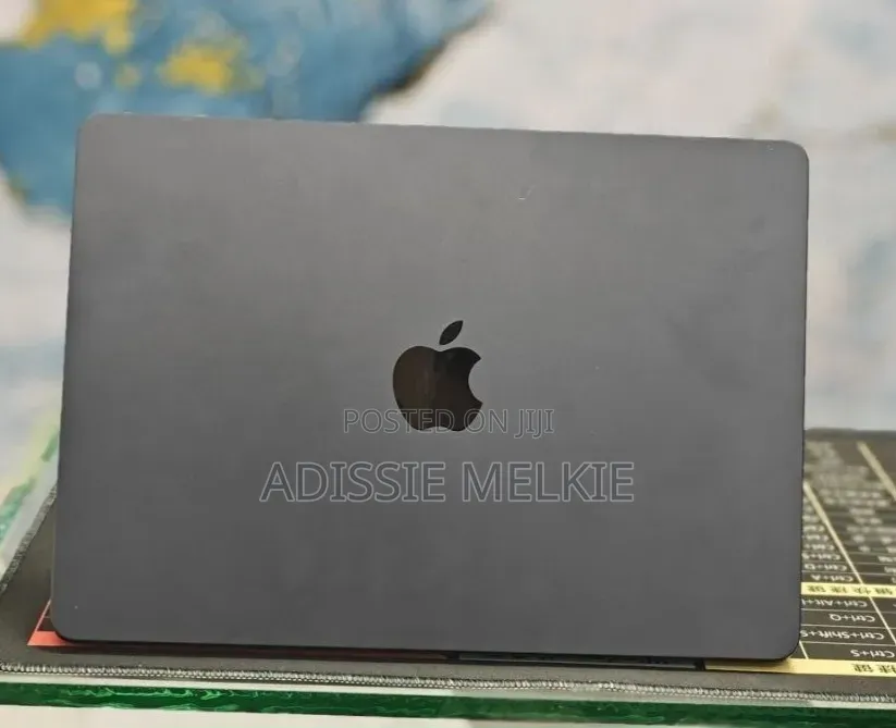 New Laptop Apple MacBook Air 2022 M2 16GB Apple M2 SSD 512GB