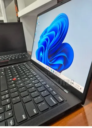 New Laptop Lenovo ThinkPad X1 Carbon 16GB Intel Core i5 SSD 512GB