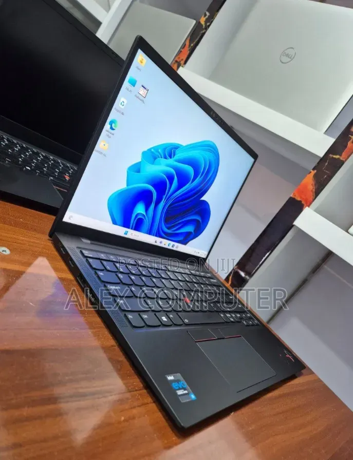 New Laptop Lenovo ThinkPad X1 Carbon 16GB Intel Core i5 SSD 512GB