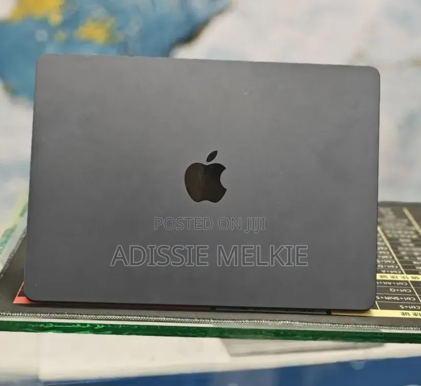 New Laptop Apple MacBook Air 2022 M2 16GB Apple M2 SSD 512GB