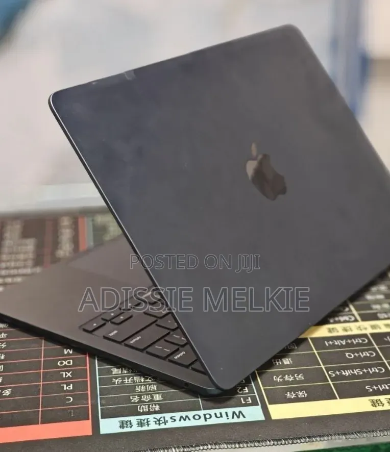 New Laptop Apple MacBook Air 2022 M2 16GB Apple M2 SSD 512GB