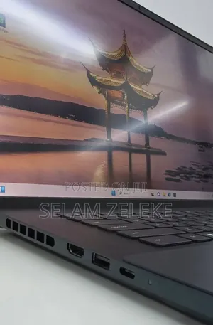 New Laptop Dell 16GB Intel Core i7 SSD 512GB