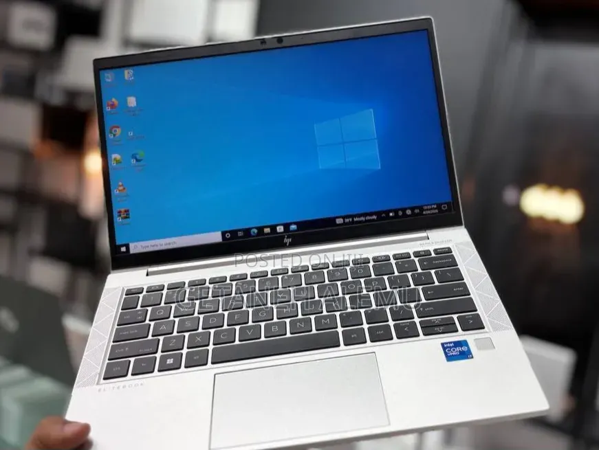New Laptop HP EliteBook 830 G8 16GB Intel Core i7 SSD 512GB