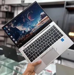 New Laptop HP EliteBook 830 G8 16GB Intel Core i5 SSD 512GB