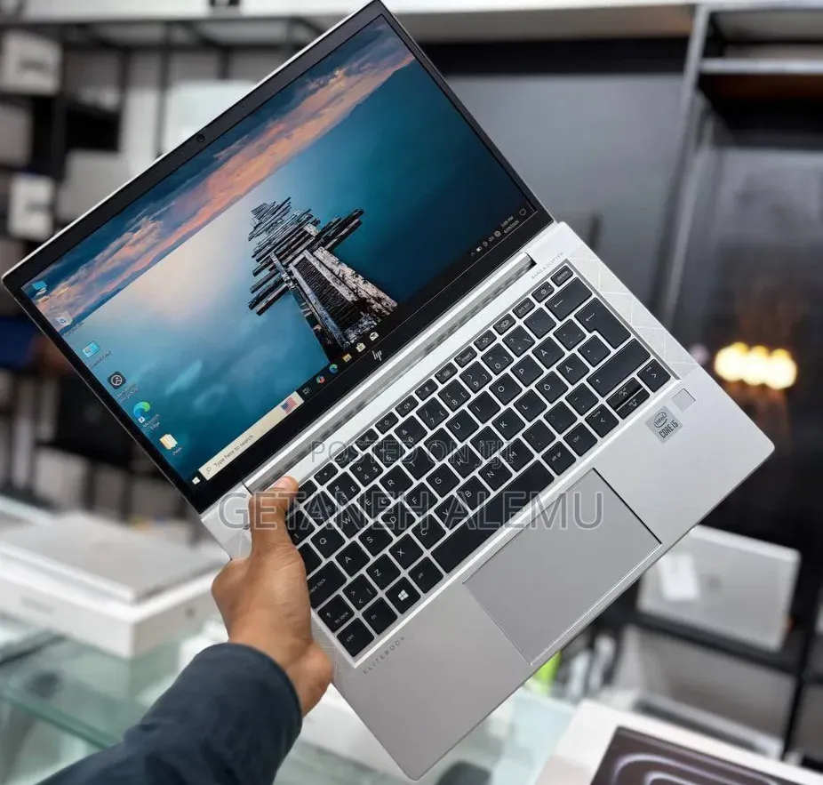 New Laptop HP EliteBook 830 G7 8GB Intel Core i5 SSD 512GB