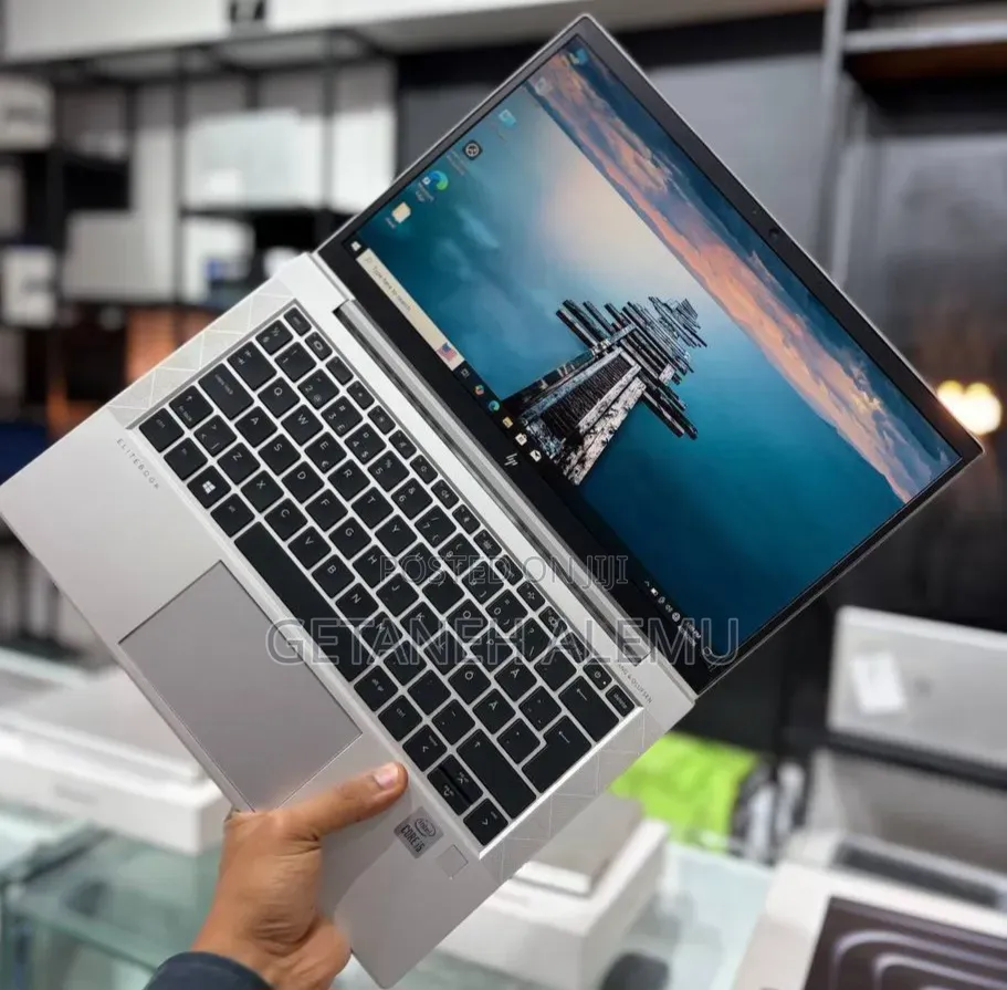 New Laptop HP EliteBook 830 G7 8GB Intel Core i5 SSD 512GB