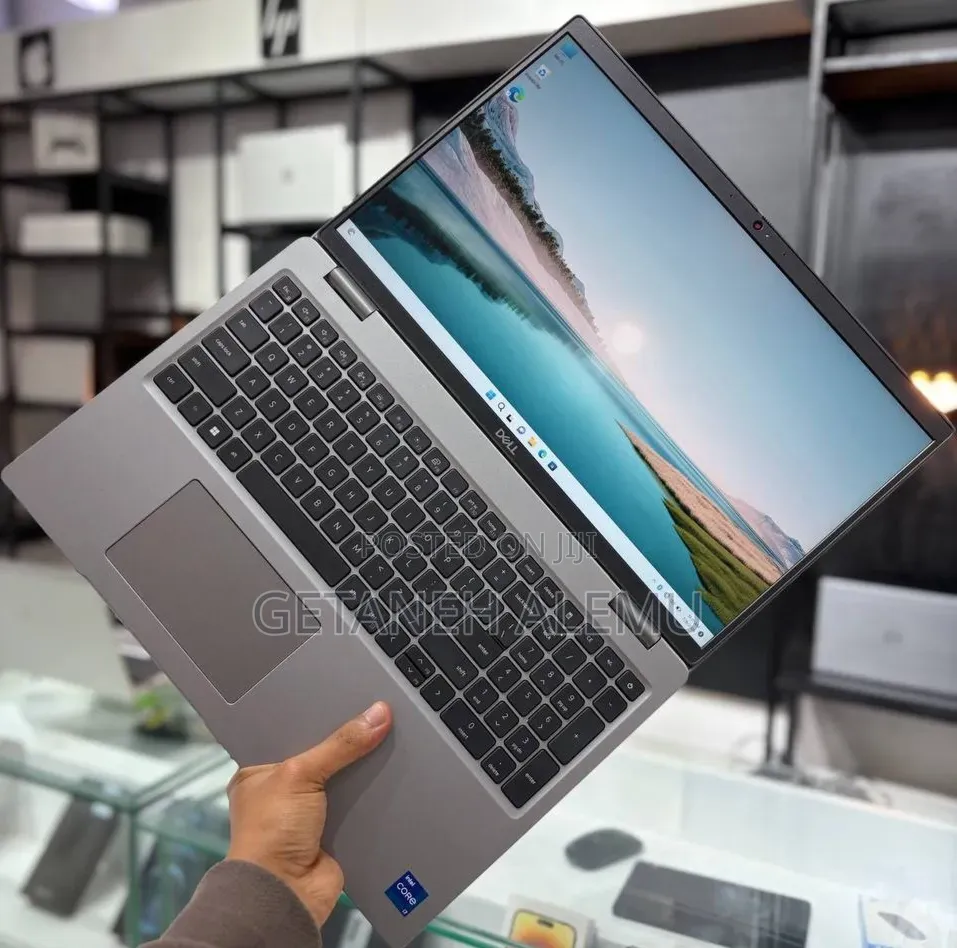 New Laptop Dell Latitude 5310 16GB Intel Core i5 SSD 512GB