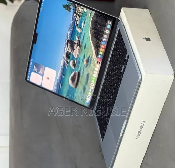 New Laptop Apple MacBook Pro 2015 16GB Intel Core i5 SSD 512GB