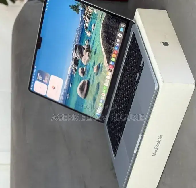 New Laptop Apple MacBook Pro 2015 16GB Intel Core i5 SSD 512GB