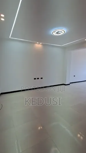 2bdrm Condo in ኮከብ የቤቶች ደላላ, Bole for sale