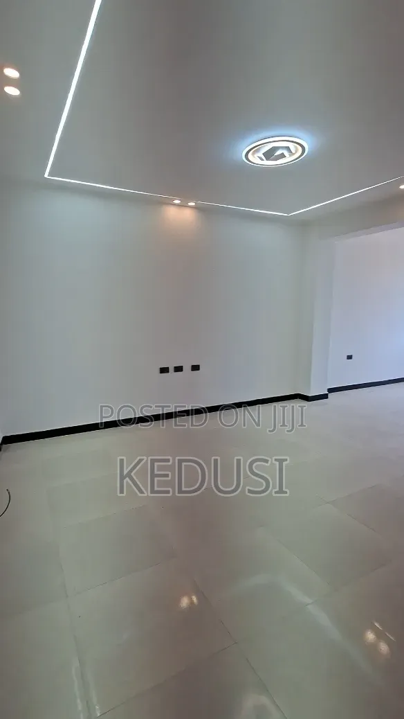 2bdrm Condo in ኮከብ የቤቶች ደላላ, Bole for sale