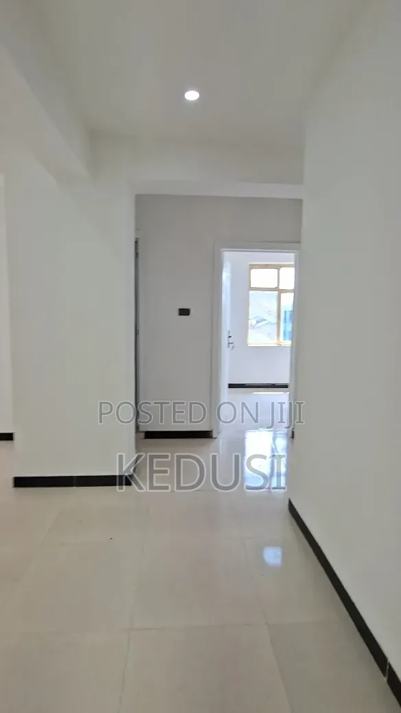 2bdrm Condo in ኮከብ የቤቶች ደላላ, Bole for sale