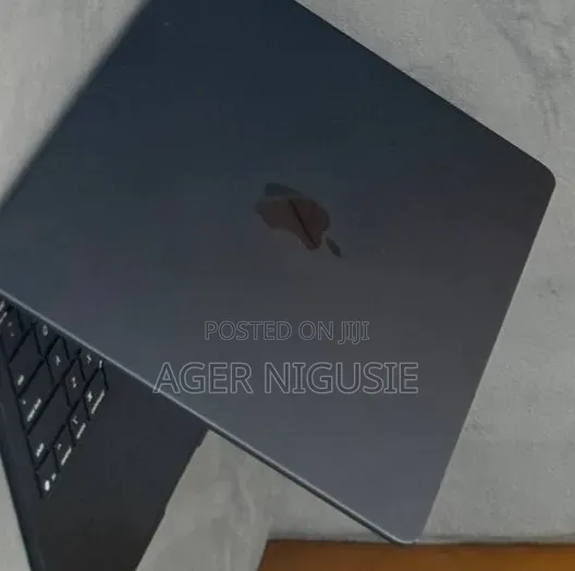 New Laptop Apple MacBook Air 2025 M4 16GB Intel Core i5 SSD 512GB