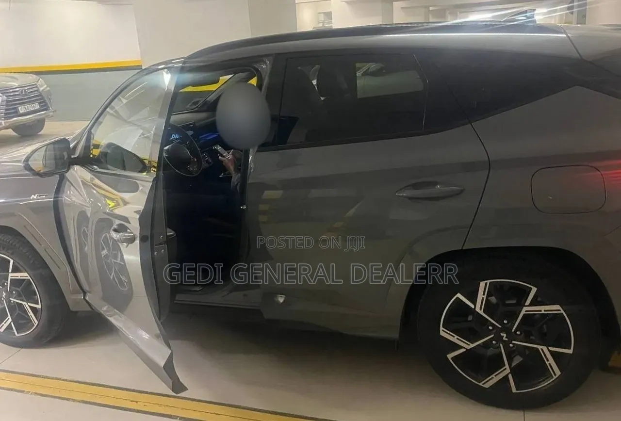 Hyundai Tucson 2025 Gray