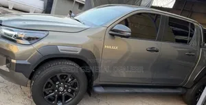 Toyota Hilux 2025 Gray