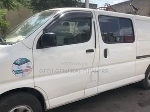 Toyota HiAce 2011 White