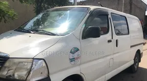 Toyota HiAce 2011 White