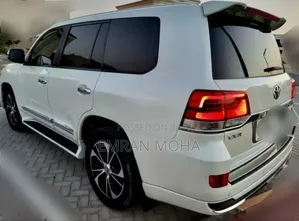 Toyota Land Cruiser 2012 White