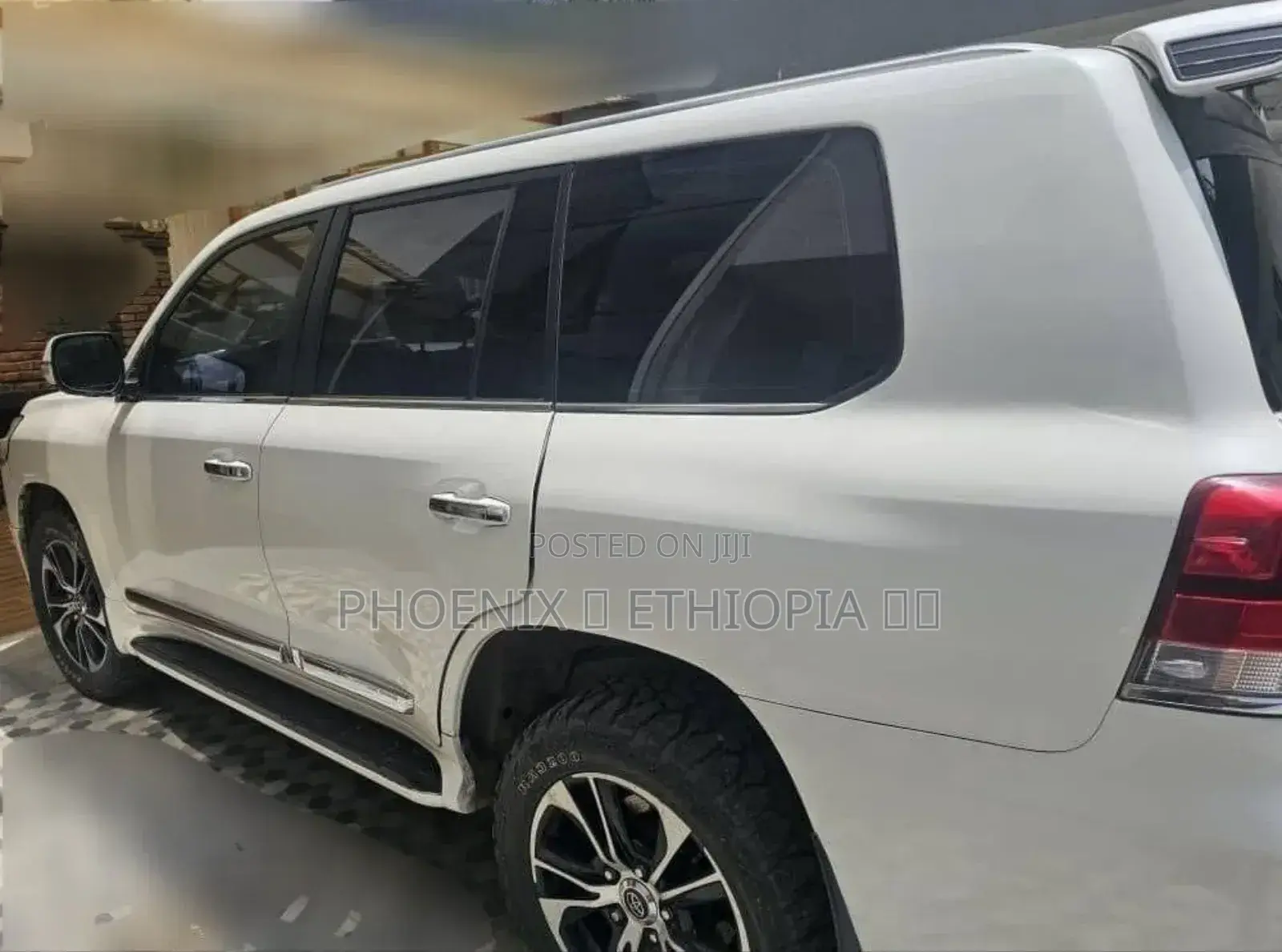 Toyota Land Cruiser 2012 White