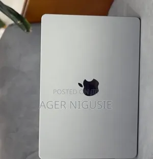 New Laptop Apple MacBook Air 2022 M2 8GB Intel Core i5 SSD 512GB