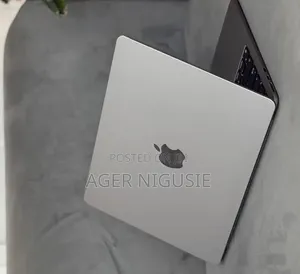 New Laptop Apple MacBook Air 2022 M2 8GB Intel Core i5 SSD 512GB