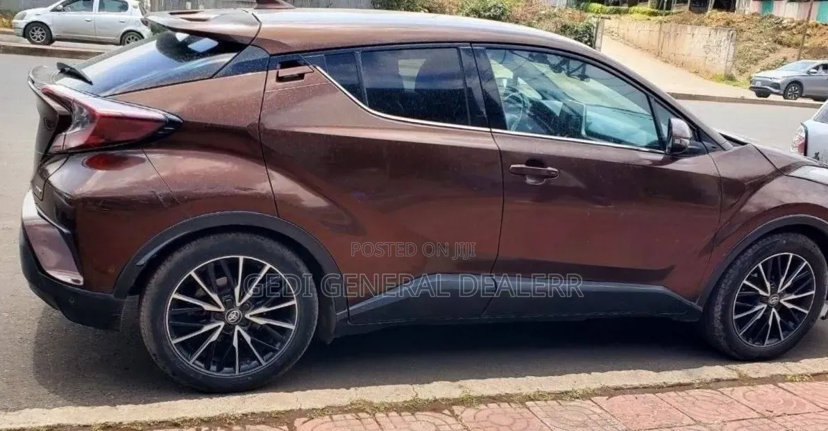 Toyota C-HR 2017 Brown