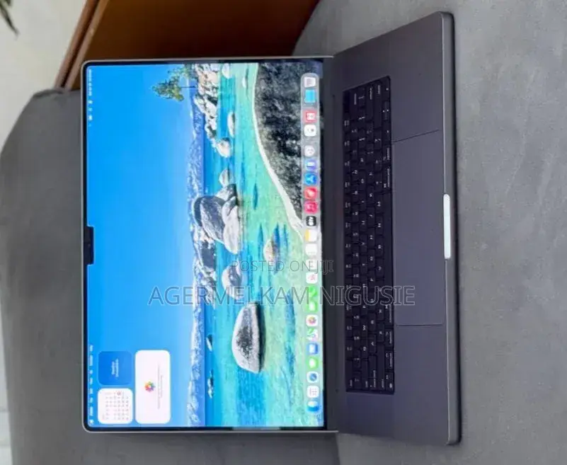 New Laptop Apple MacBook Pro 2021 M1 Max 32GB Intel Core i5 SSD 256GB