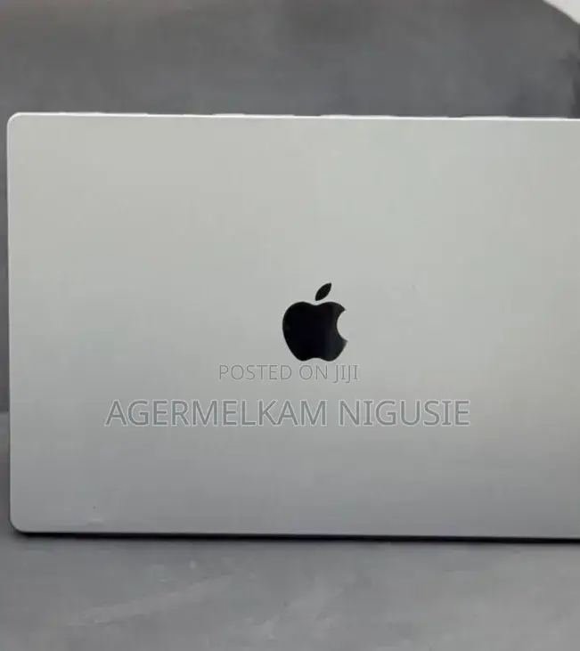 New Laptop Apple MacBook Pro 2021 M1 Max 32GB Intel Core i5 SSD 256GB
