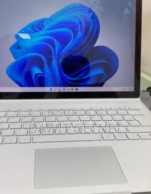 New Laptop Microsoft Surface 8GB Intel Core i5 SSD 128GB