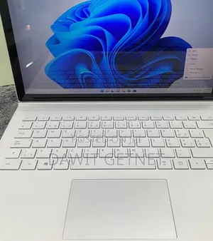 New Laptop Microsoft Surface 8GB Intel Core i5 SSD 128GB