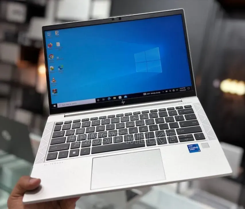 New Laptop HP EliteBook 830 G8 16GB Intel Core i7 SSD 512GB