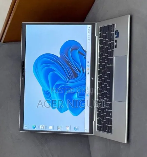 New Laptop HP EliteBook 830 G9 16GB Intel Core i5 SSD 512GB