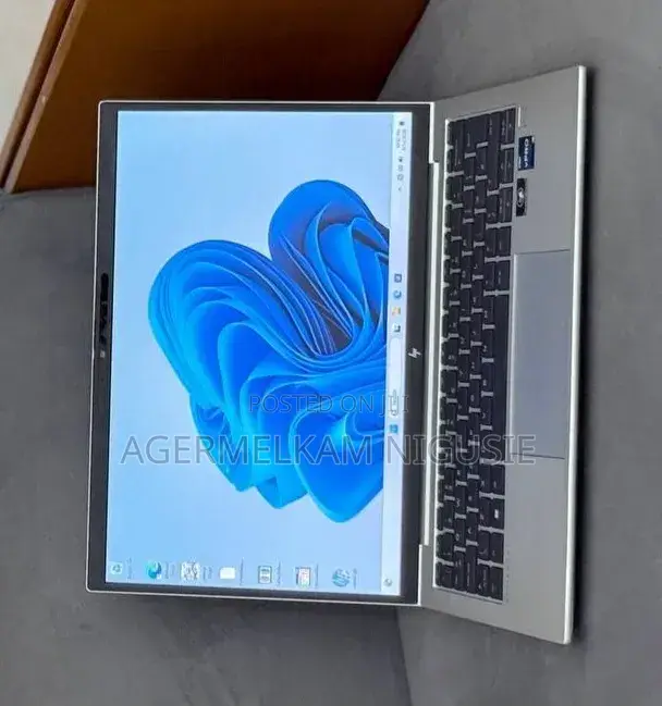 New Laptop HP EliteBook 830 G9 16GB Intel Core i5 SSD 512GB