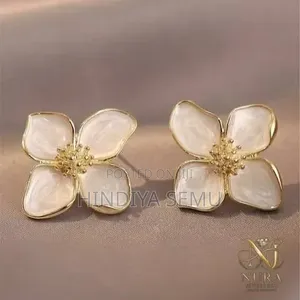 Women Earrings