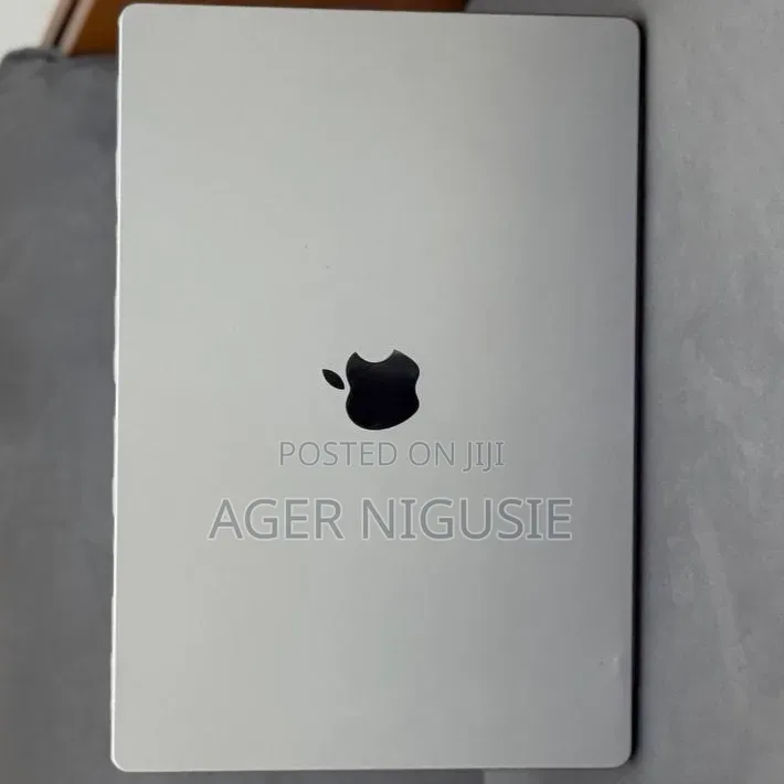 New Laptop Apple MacBook Pro 2021 M1 Max 32GB Intel Core i5 SSD 512GB