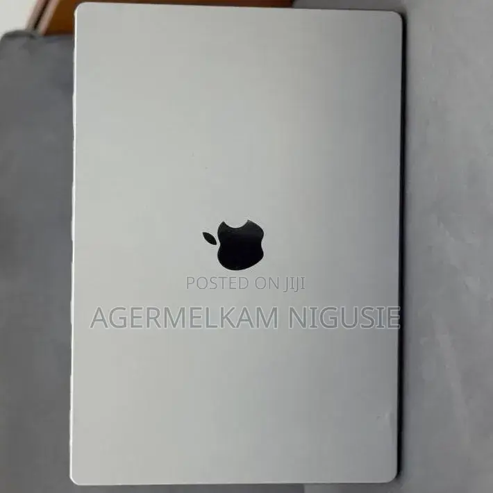 New Laptop Apple MacBook Pro 2021 M1 Max 32GB Intel Core i5 SSD 512GB