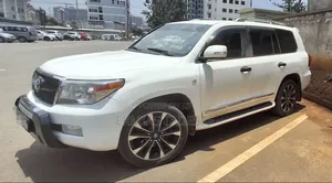 Toyota Land Cruiser 4.6 V8 GX 2010 White
