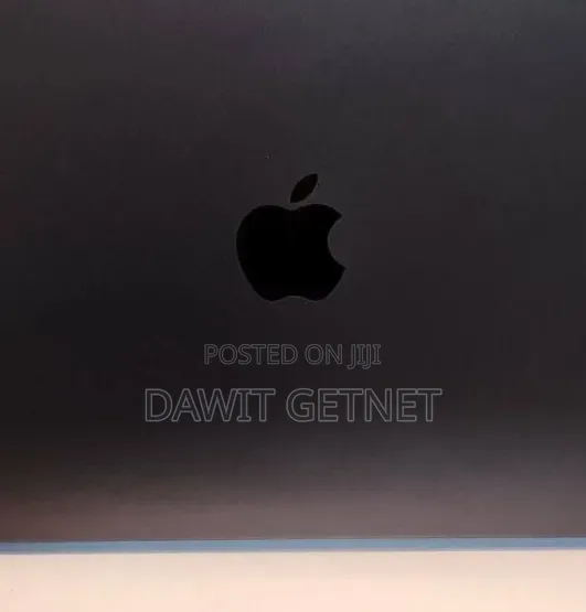 New Laptop Apple MacBook Pro 2025 M5 16GB Apple M5 Pro SSD 512GB