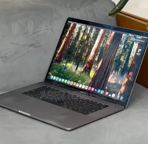 New Laptop Apple MacBook 2018 16GB Intel Core i7 SSD 256GB