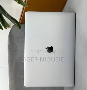 New Laptop Apple MacBook 2018 16GB Intel Core i7 SSD 256GB