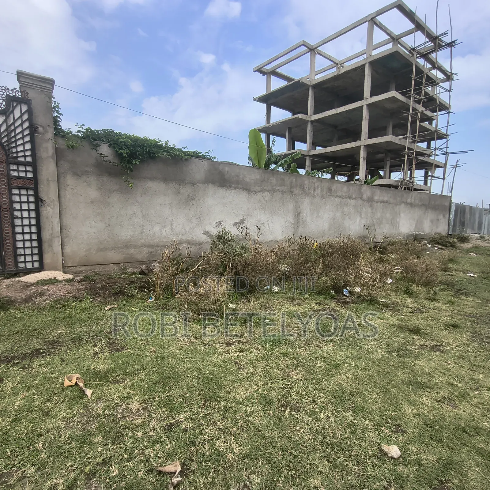 9bdrm House in Service, East Shewa for sale