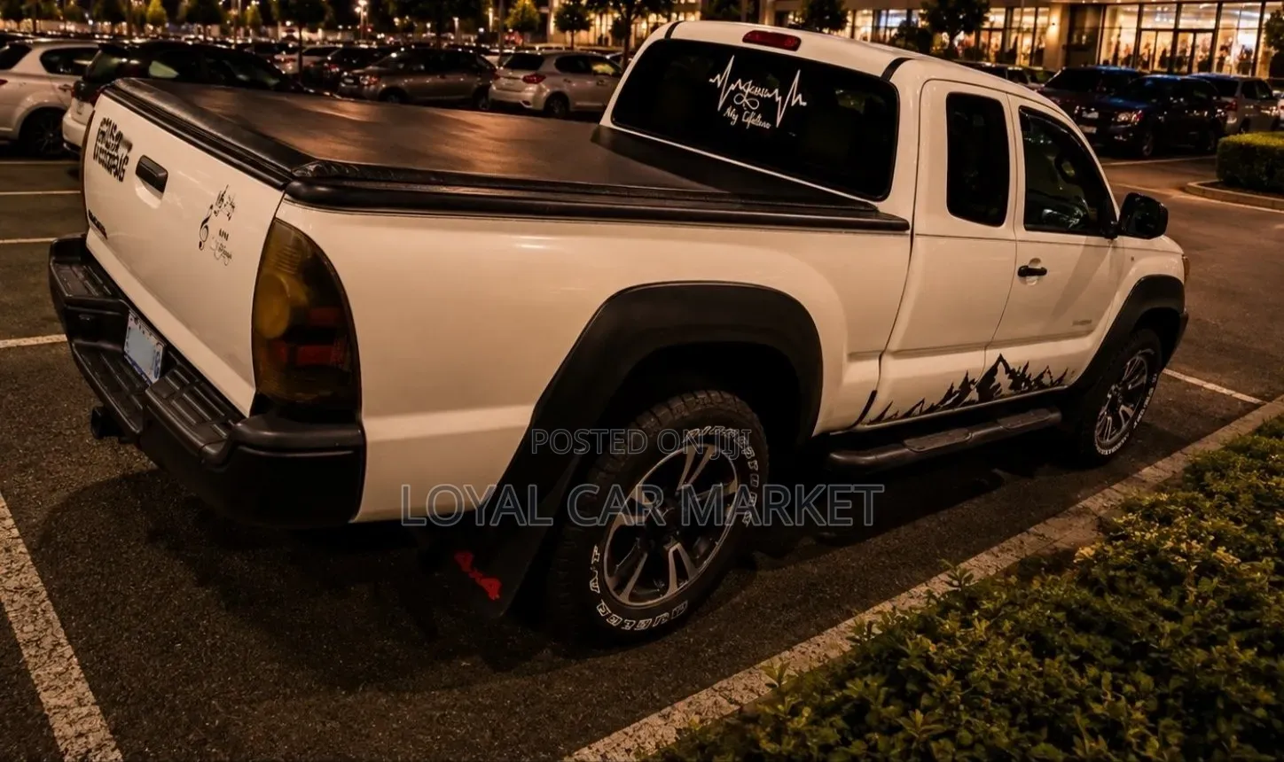 Toyota Tacoma 2015 White