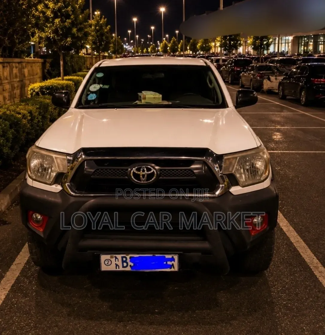 Toyota Tacoma 2015 White