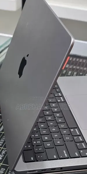 New Laptop Apple MacBook Pro 2021 M1 16GB Apple M1 Pro SSD 512GB